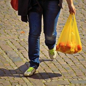 New York considering a ban on plastic shopping bags